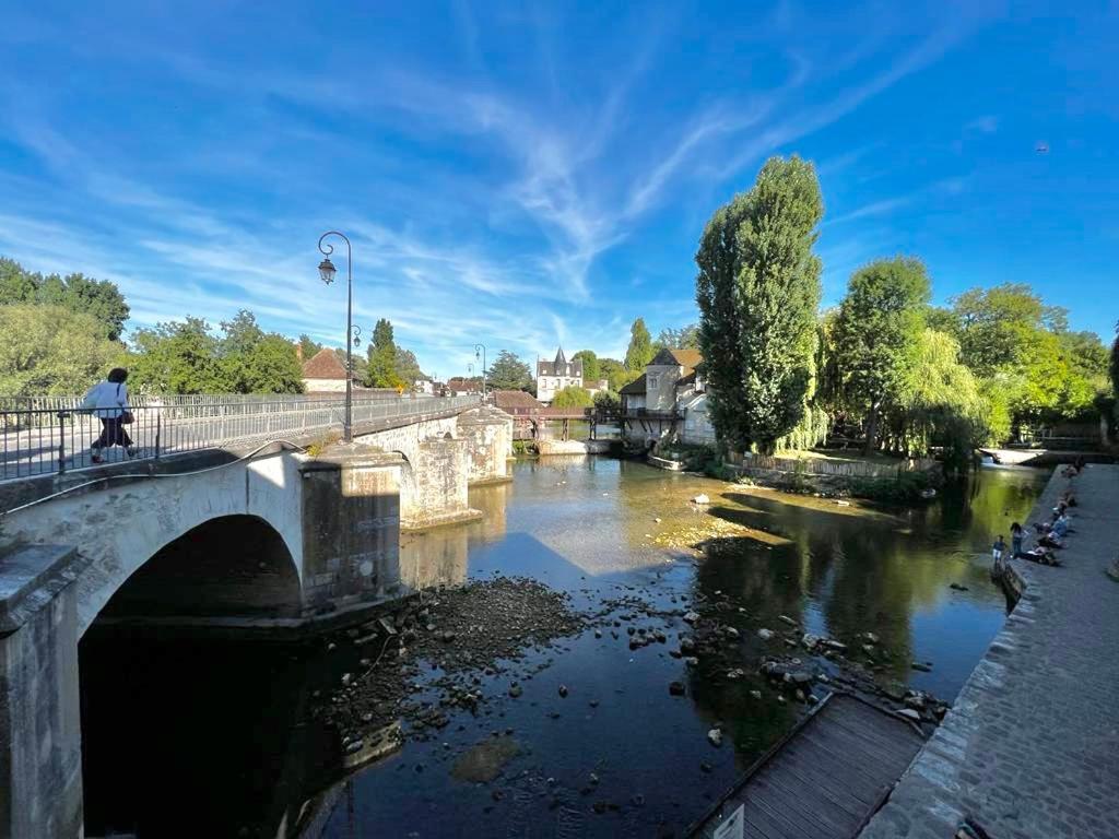 Les Pieds Dans L'Eau - Moret Centre المظهر الخارجي الصورة